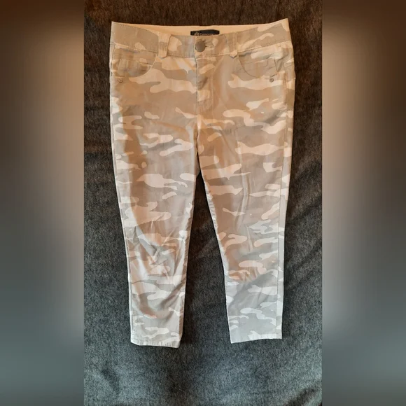Democracy Camouflage Zip Pants - Picture 3 of 14